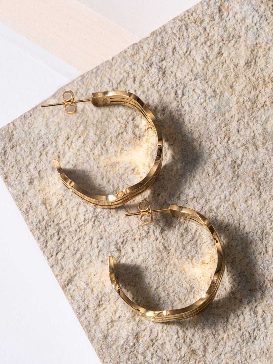 

ZAISHA 18K Gold Plated Stainless Steel Circular Shaped Hoop Earrings