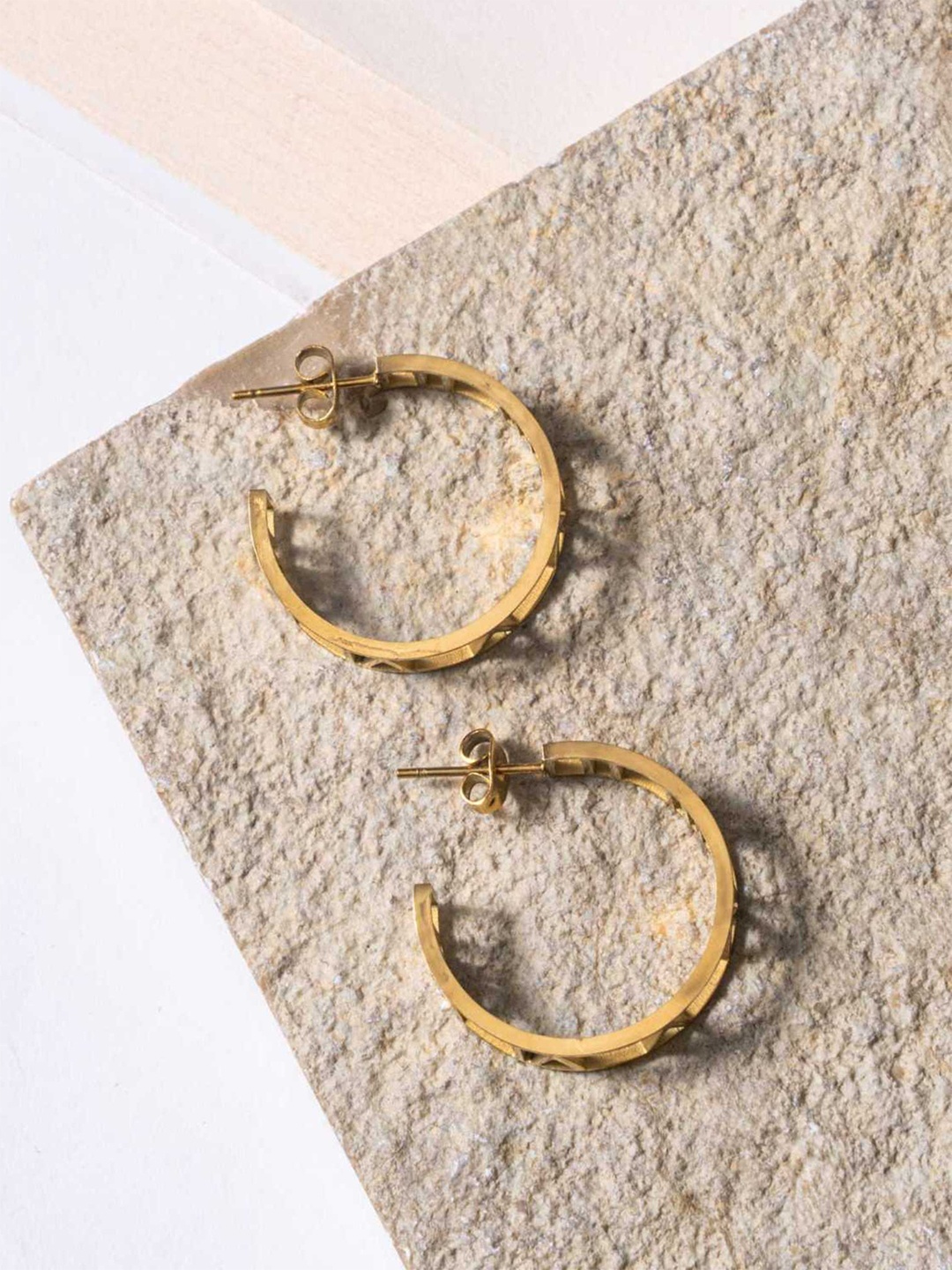 

ZAISHA 18K Gold Plated Stainless Steel Circular Shaped Hoop Earrings
