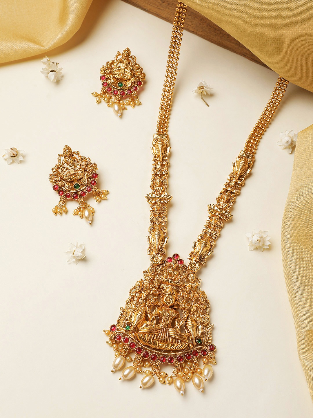 

MANSIYAORANGE Gold-Plated Temple Maa Lakshmi Jewellery Set