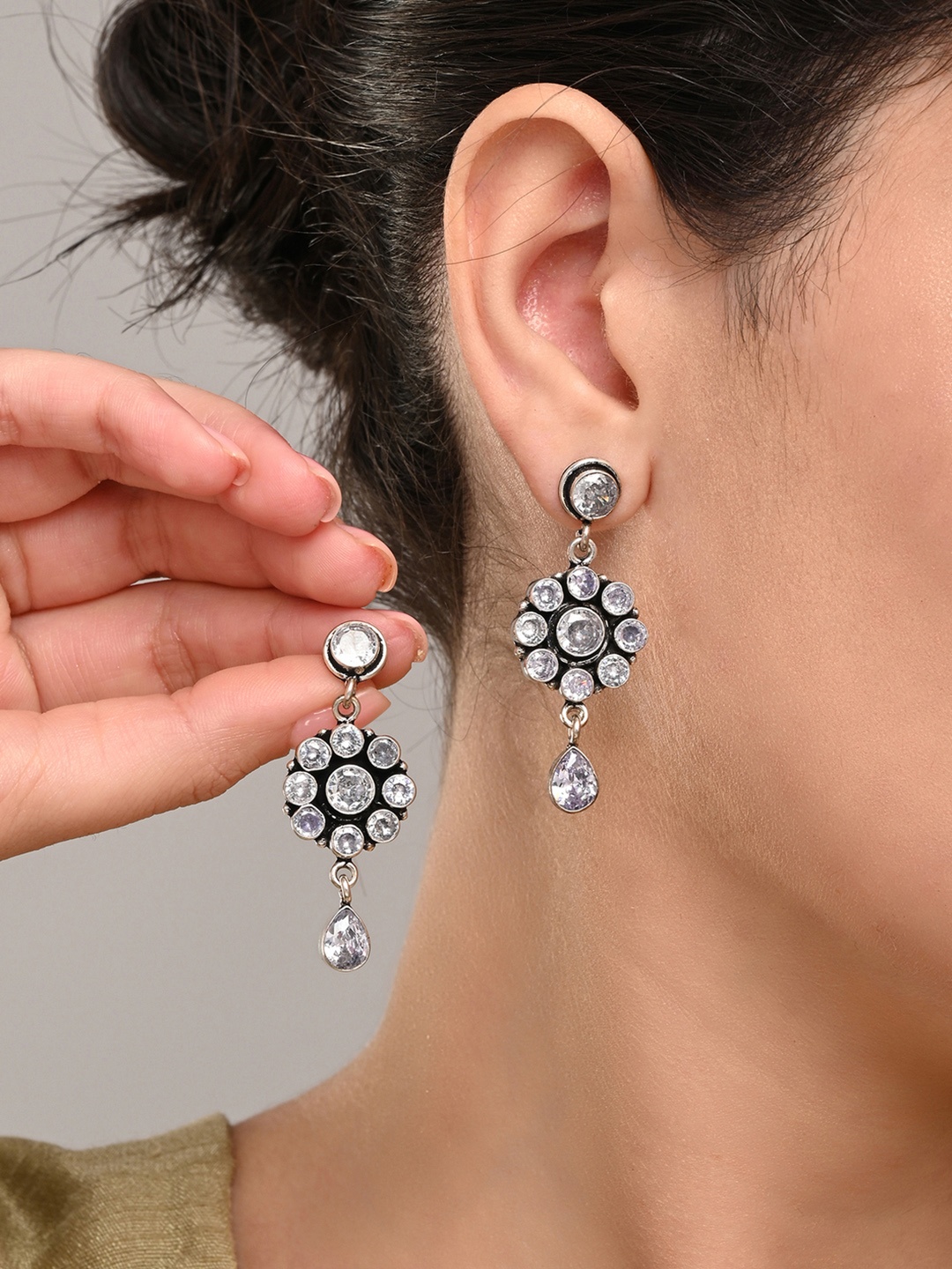 

Anvik Contemporary Drop Earrings, White