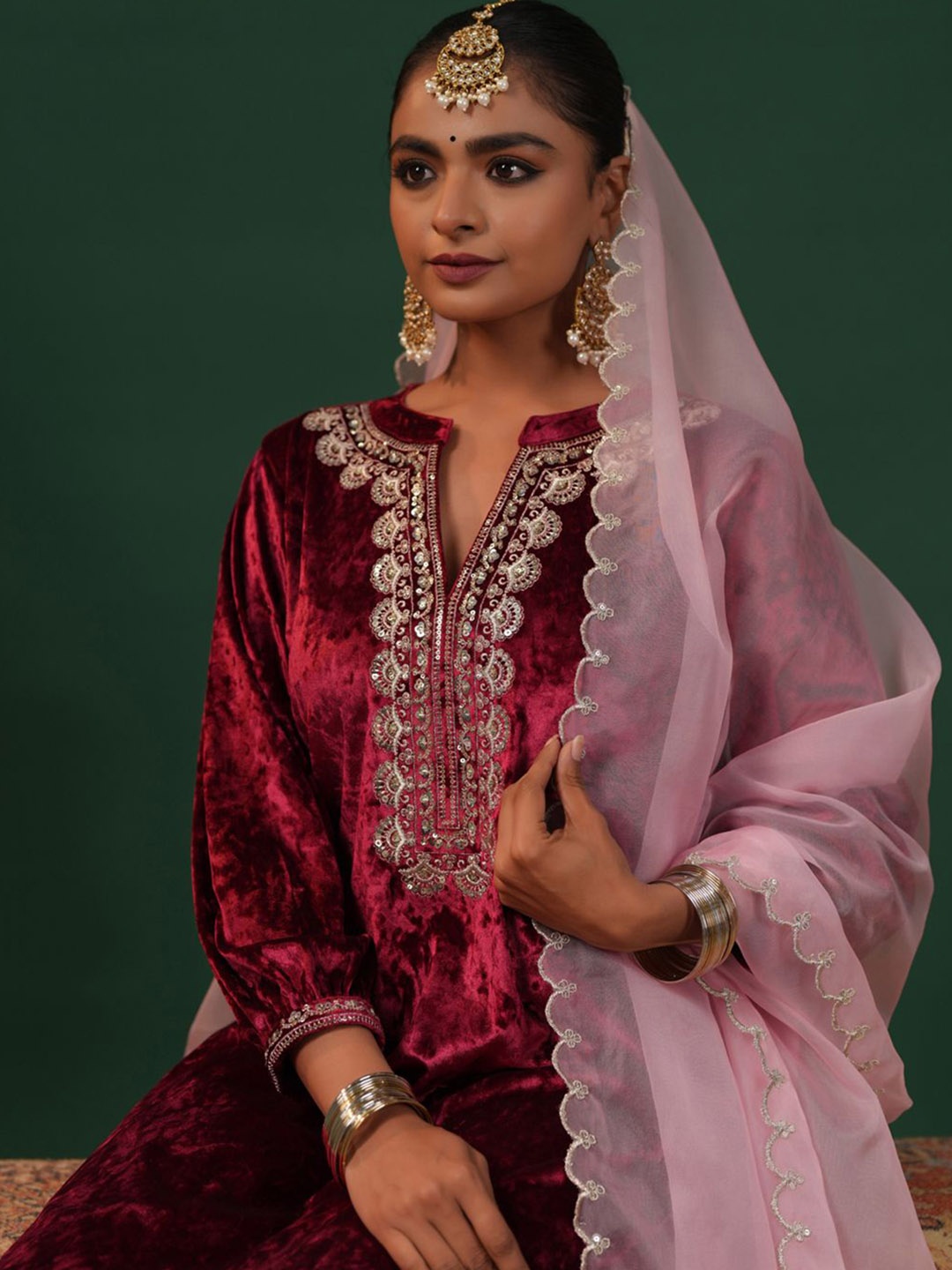 

anayna Women Embroidered Regular Velvet Kurta with Trousers & With Dupatta, Red