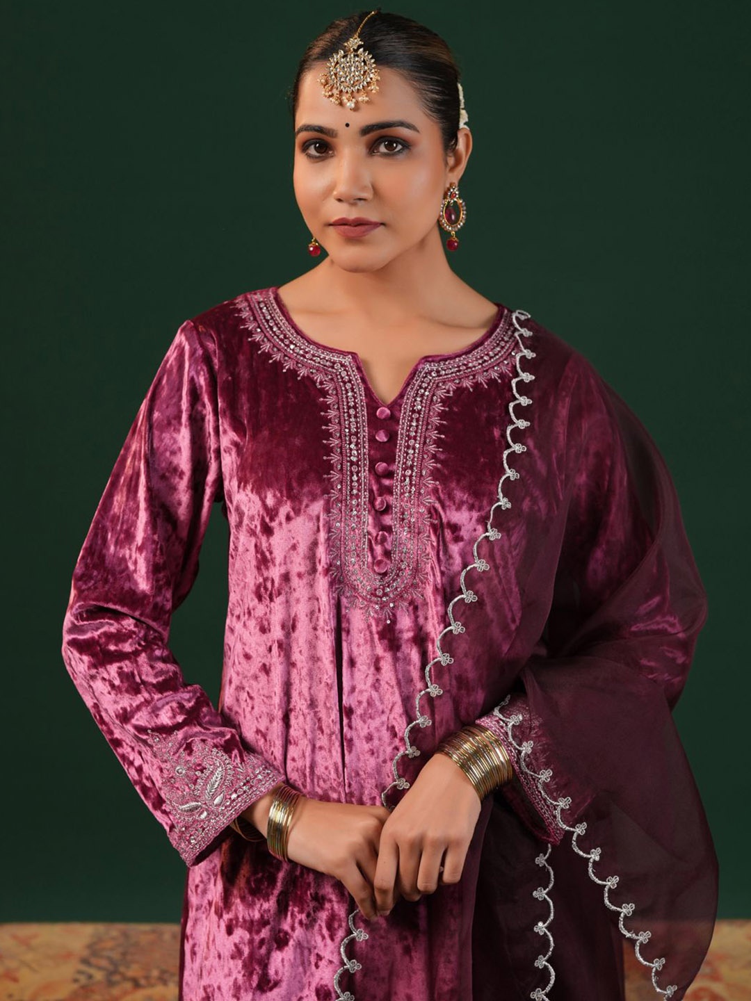 

anayna Women Embroidered Regular Velvet Kurta with Trousers & With Dupatta, Purple