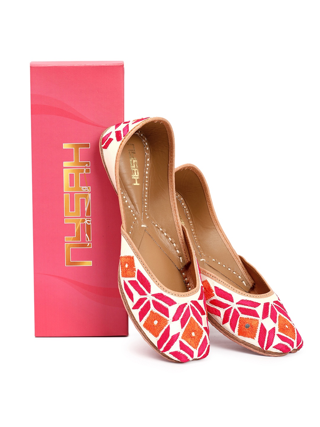 

Nysah Women Embellished Round Toe Mojaris, Pink