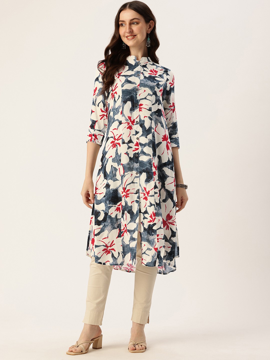 

AMUKTI Floral Printed Mandarin Collar Kurta, Navy blue