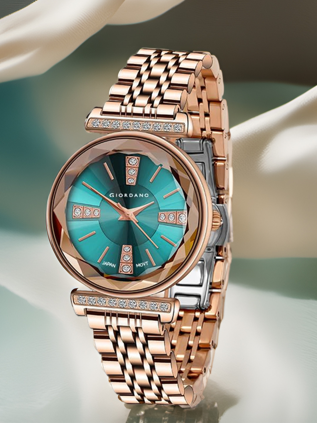 

GIORDANO Women Embellished Bracelet Style Straps Analogue Watch GZ-60084-22, Green