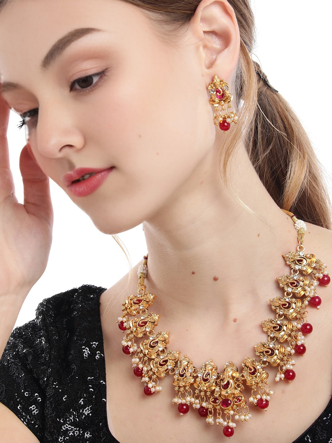 

ORANGENYSHA Gold-Plated Artificial Stones Studded And Beaded Jewellery Set