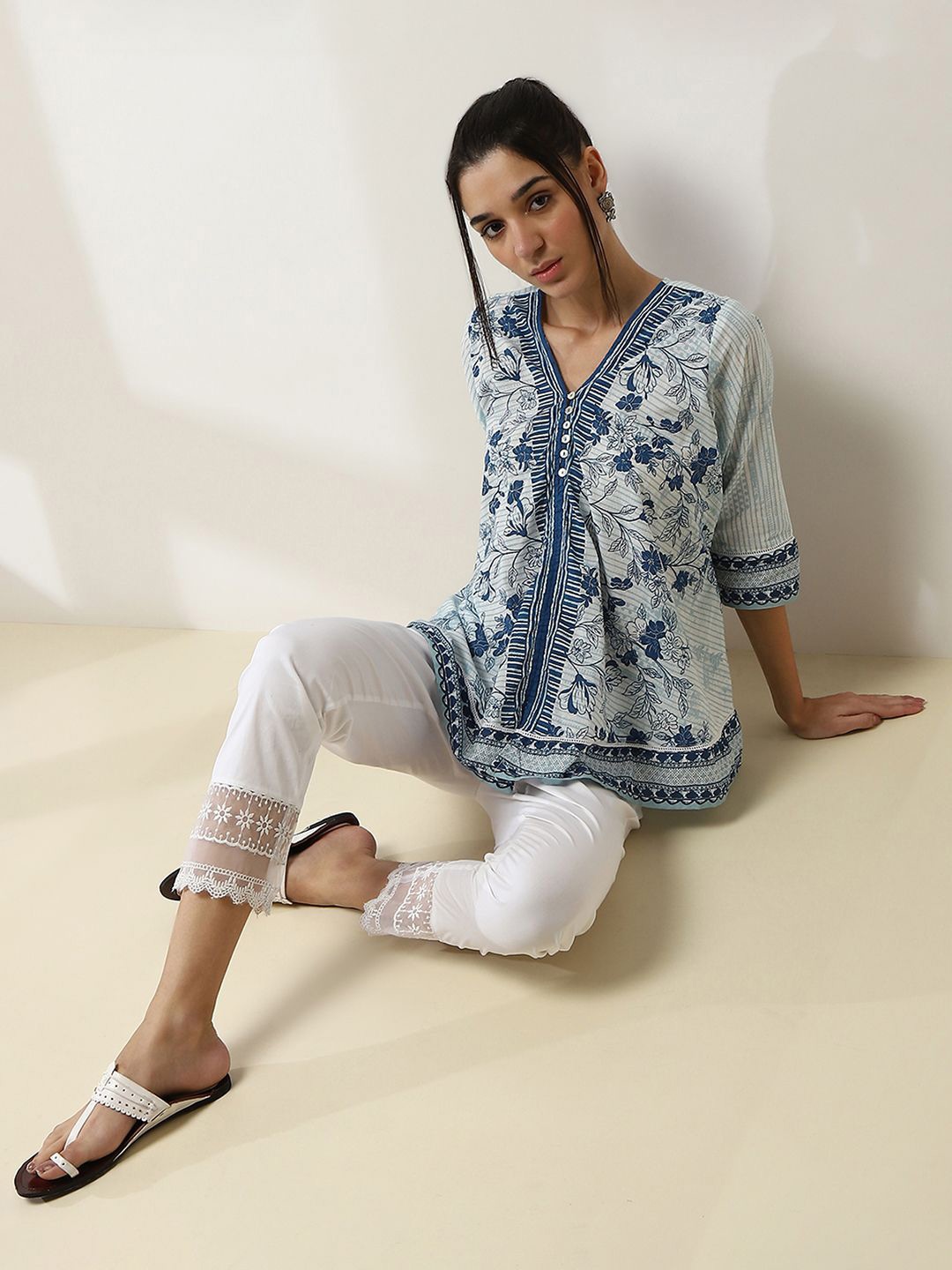 

Rangriti Women Floral Printed V-Neck Cotton A-Line Top, Blue