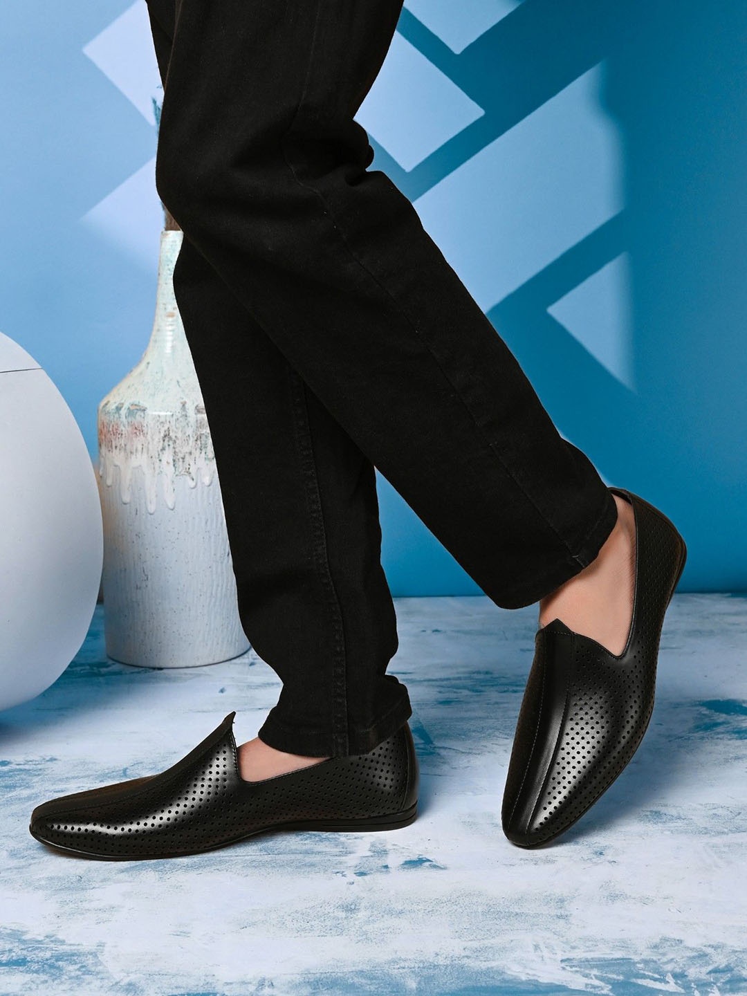 

House of Pataudi Men Casual Loafers Shoes, Black