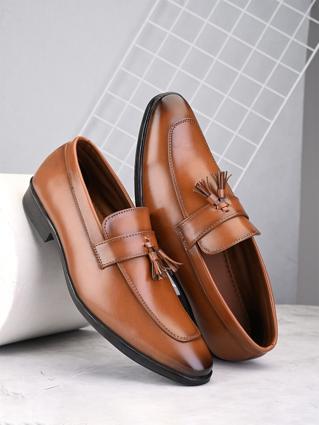 

House of Pataudi Men Textured Formal Loafers, Tan