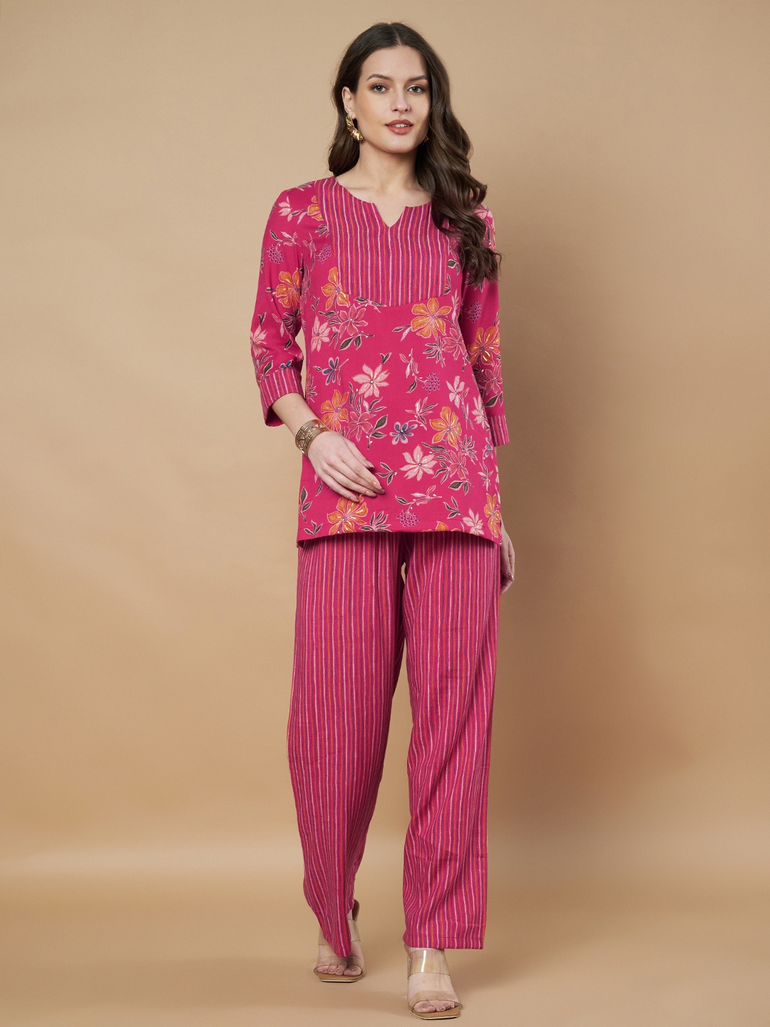 

Poshak Hub Floral Printed Straight Kurti with Palazzo, Pink