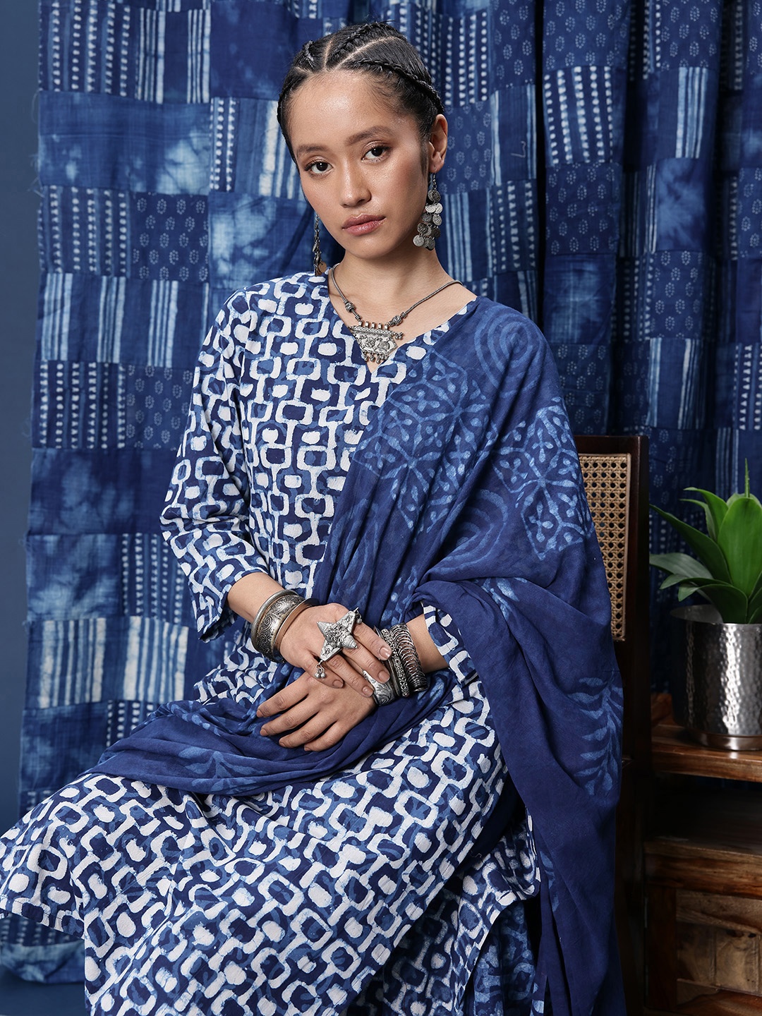 

Taavi Indigo Geometric Printed Regular Kurta With Trousers & With Dupatta, Blue