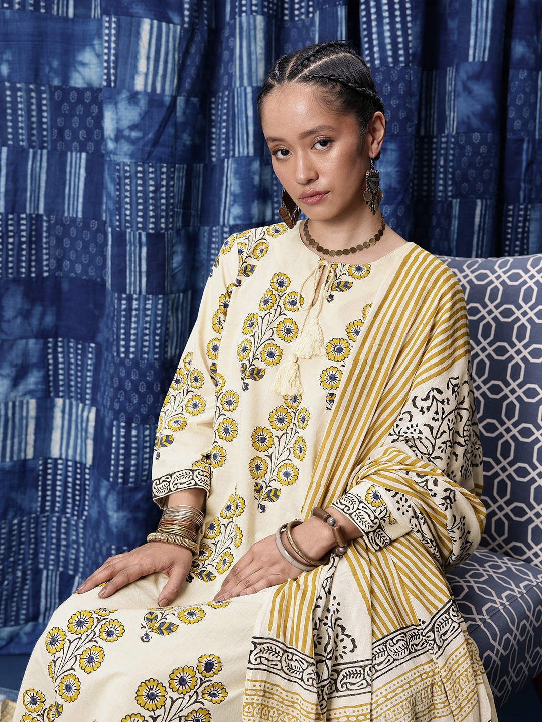 

Taavi Bagru Floral Printed Regular Kurta With Trousers & With Dupatta, Beige