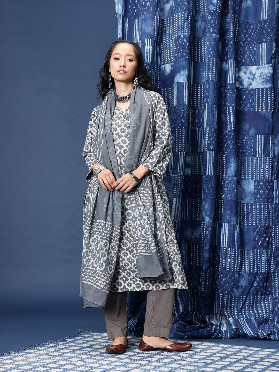 

Taavi Indigo Floral Printed Regular Kurta With Trousers & With Dupatta, Grey