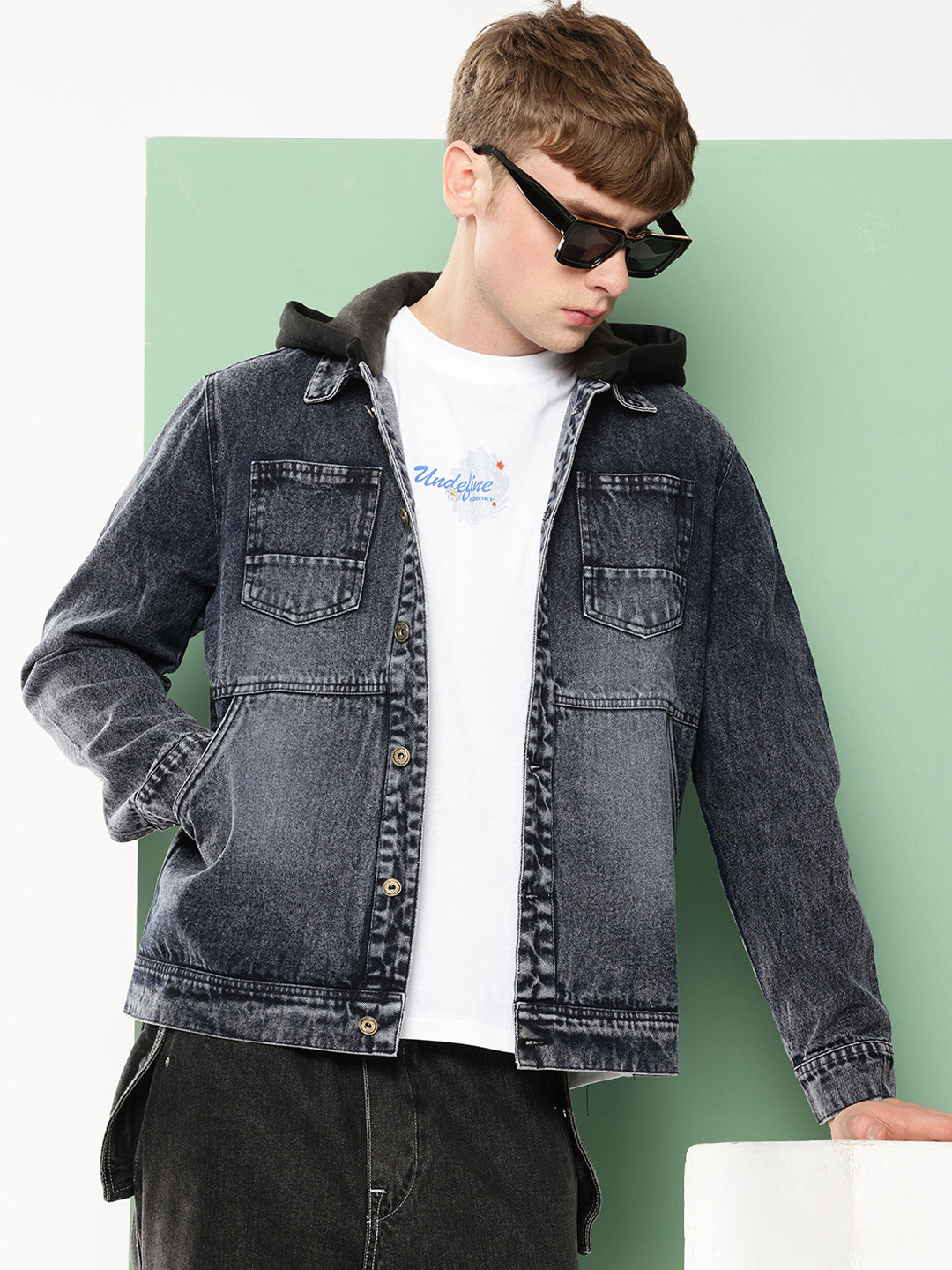

VOXATI Men Washed Denim Jacket, Grey