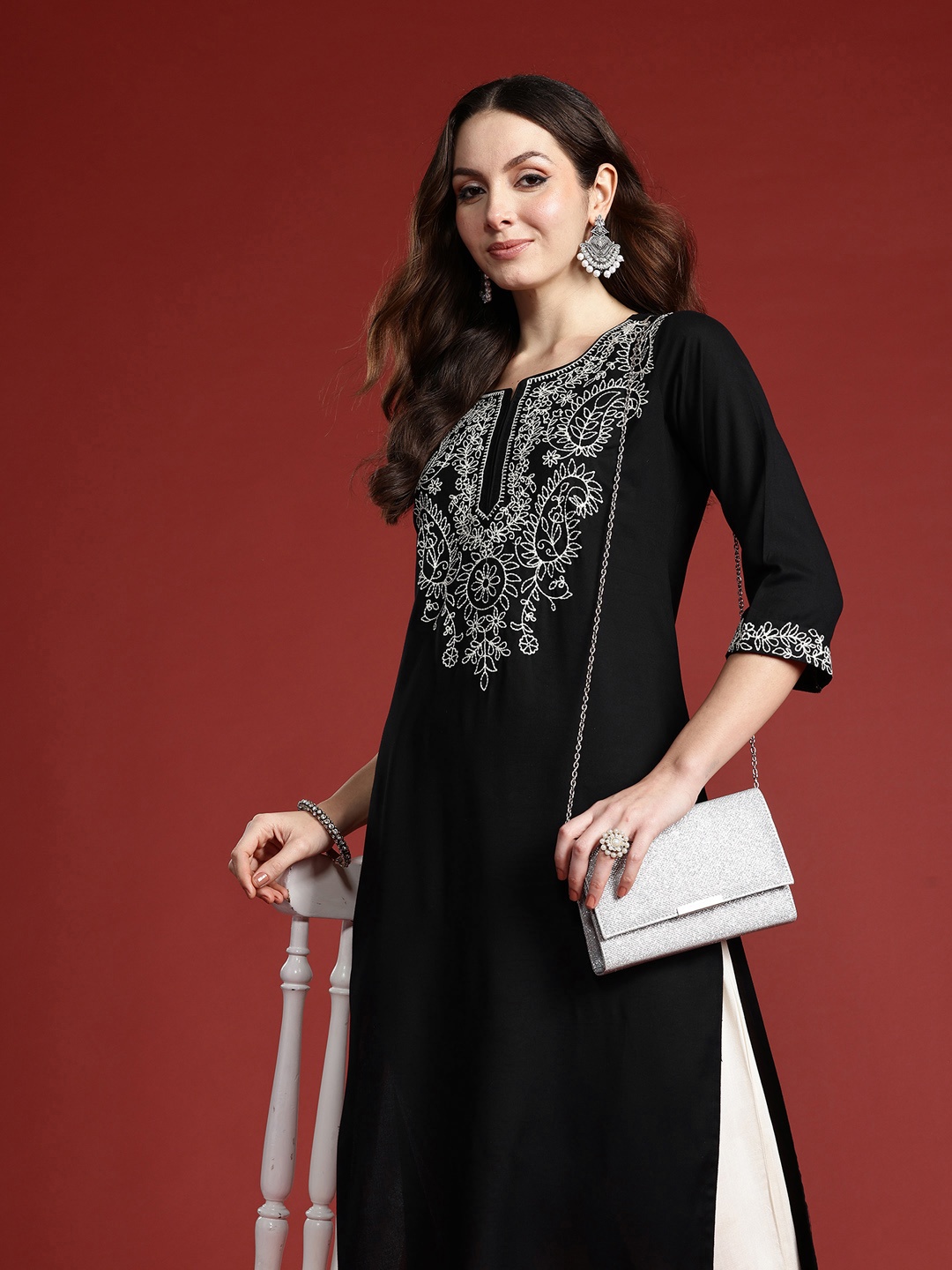 

Indo Era Women Paisley Embroidered Thread Work Kurta, Black