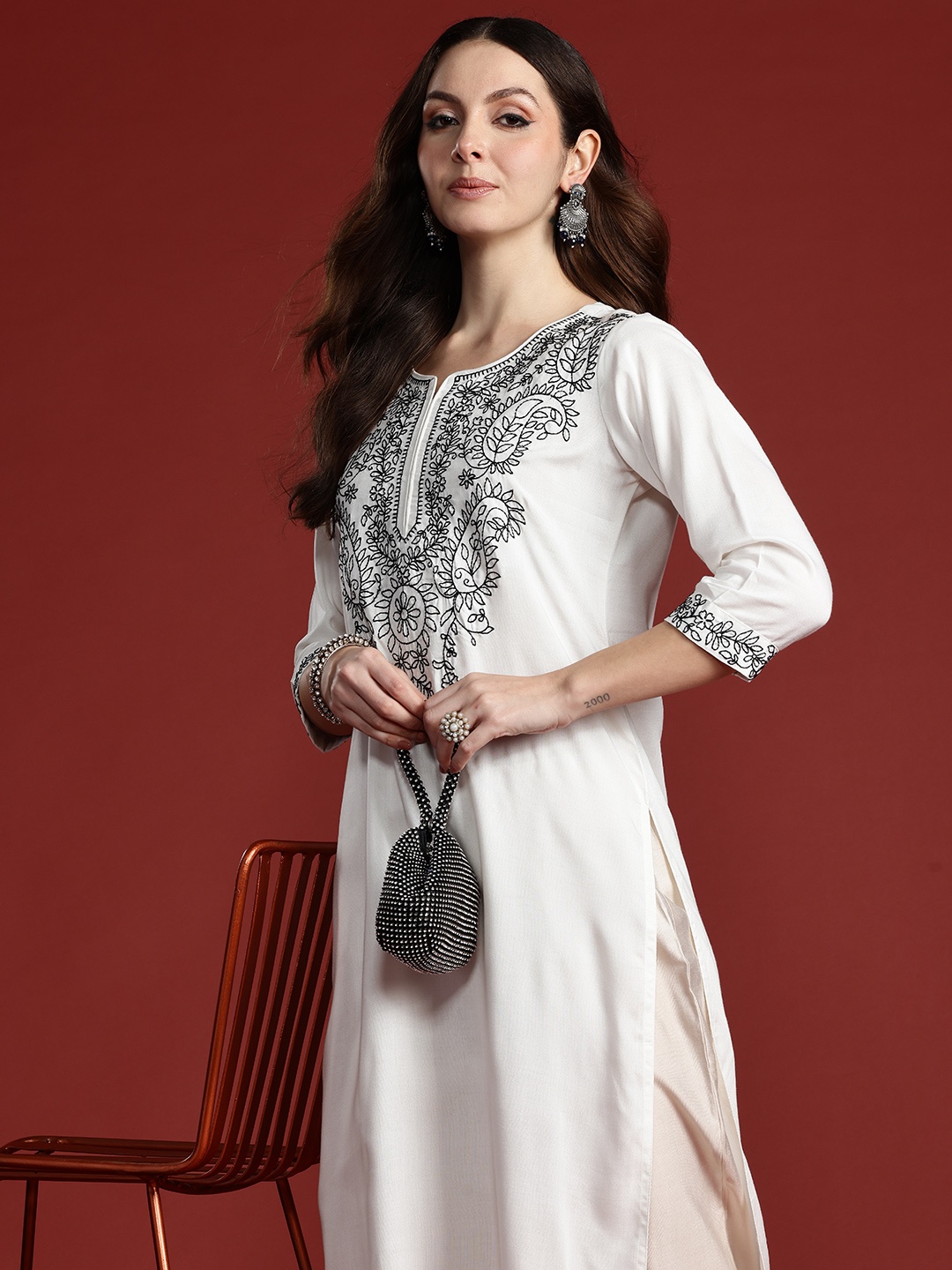 

Indo Era Women Paisley Embroidered Thread Work Kurta, White