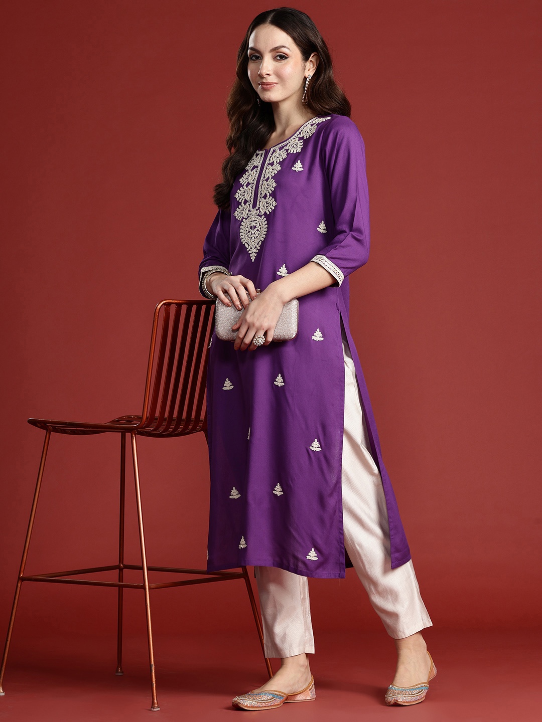 

Indo Era Women Floral Embroidered Thread Work Kurta, Purple