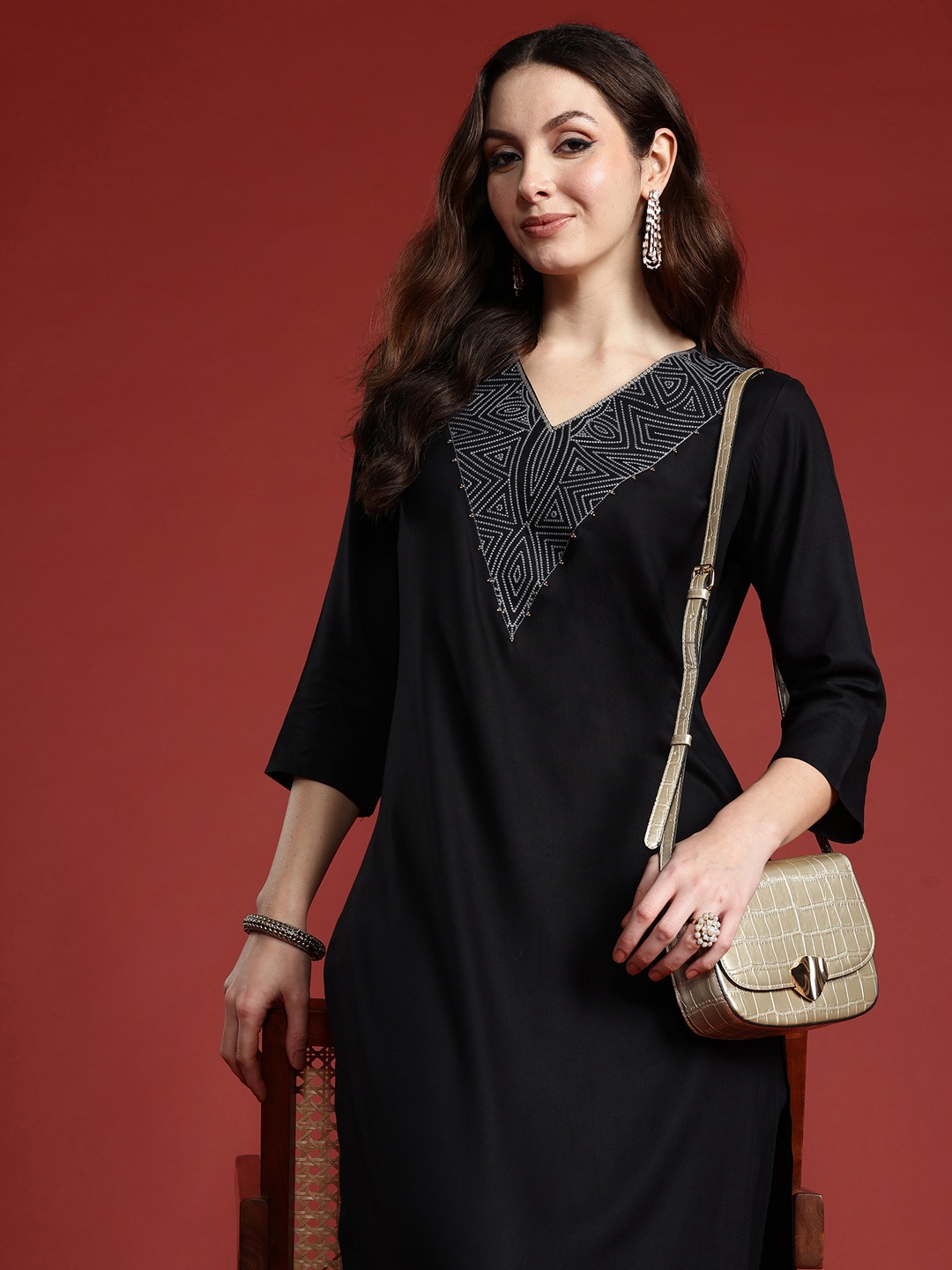 

Indo Era Solid Pure Cotton Kurta with Geometric Thread Work, Black