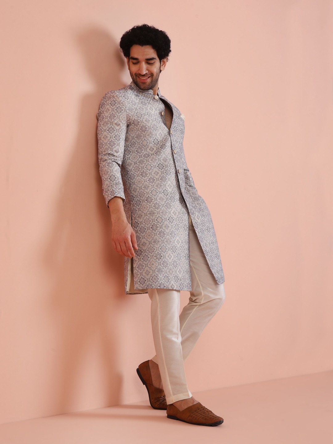 

KISAH Men Self Design Indo-Western Kurta Set, Grey