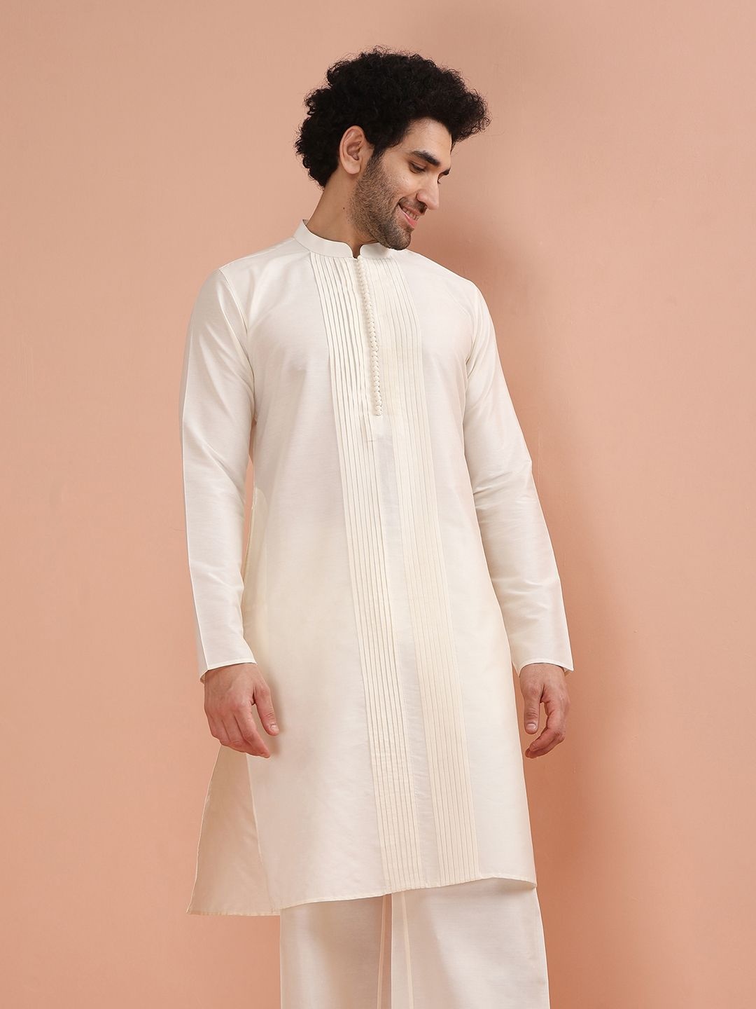 

KISAH Mandarin Collar Pleated Cotton Silk Straight Kurta, Off white