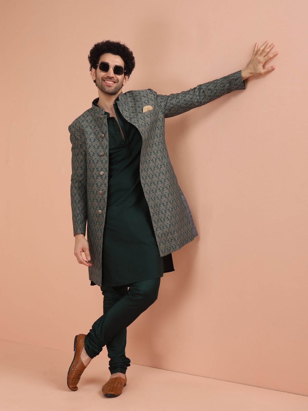 

KISAH Men Indo-Western Kurta Set, Grey