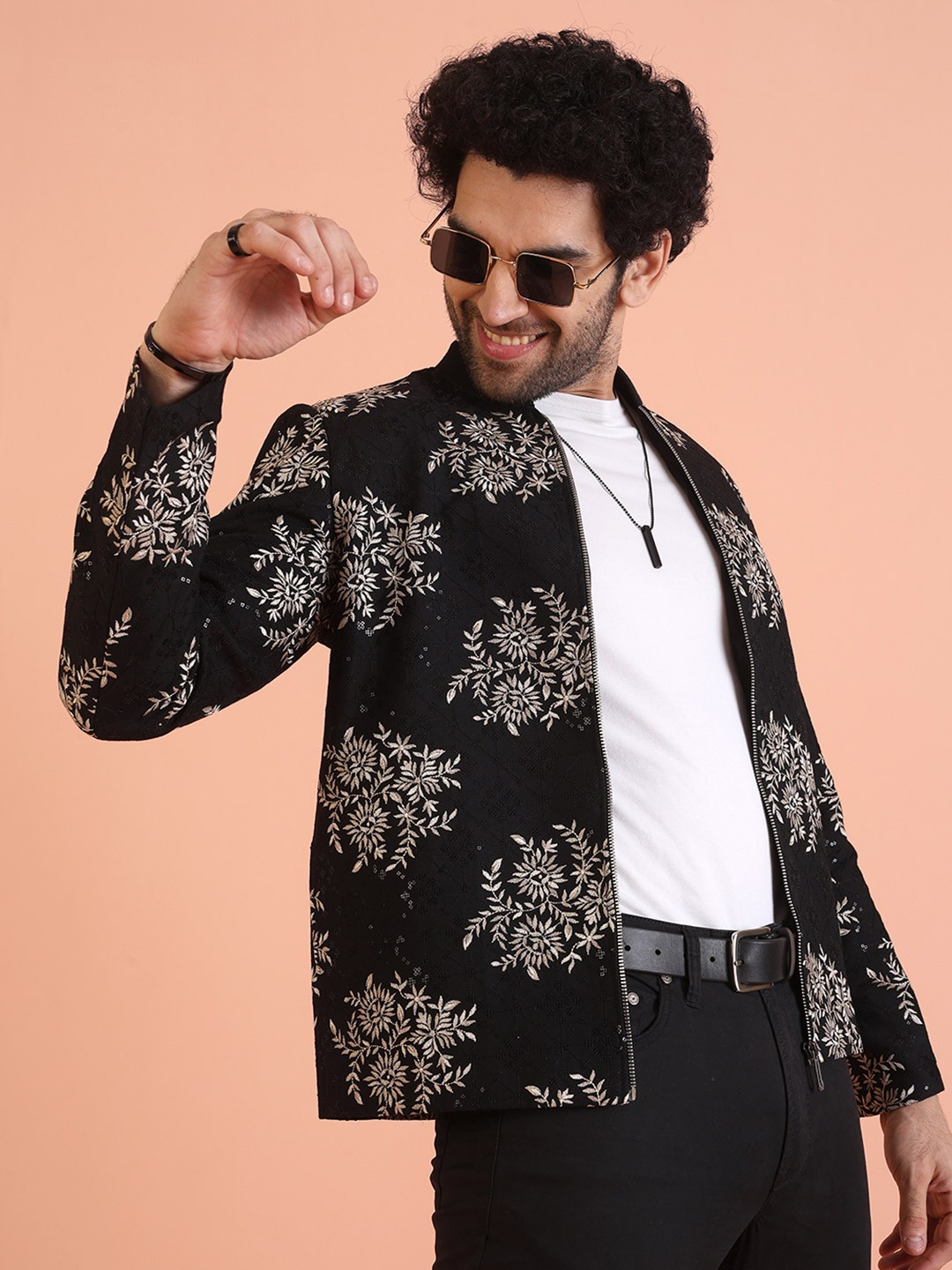 

KISAH Men Spread Collar Floral Printed Ethnic Tailored Jacket, Black