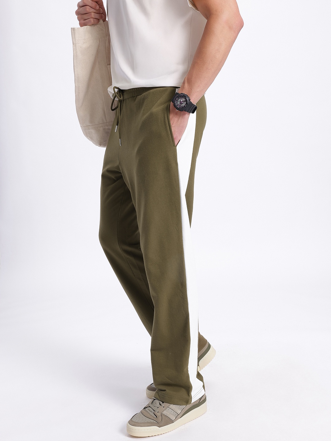 

glitchez Men Loose & Lively Contrast Panel Baggy Fit Track Pant, Olive