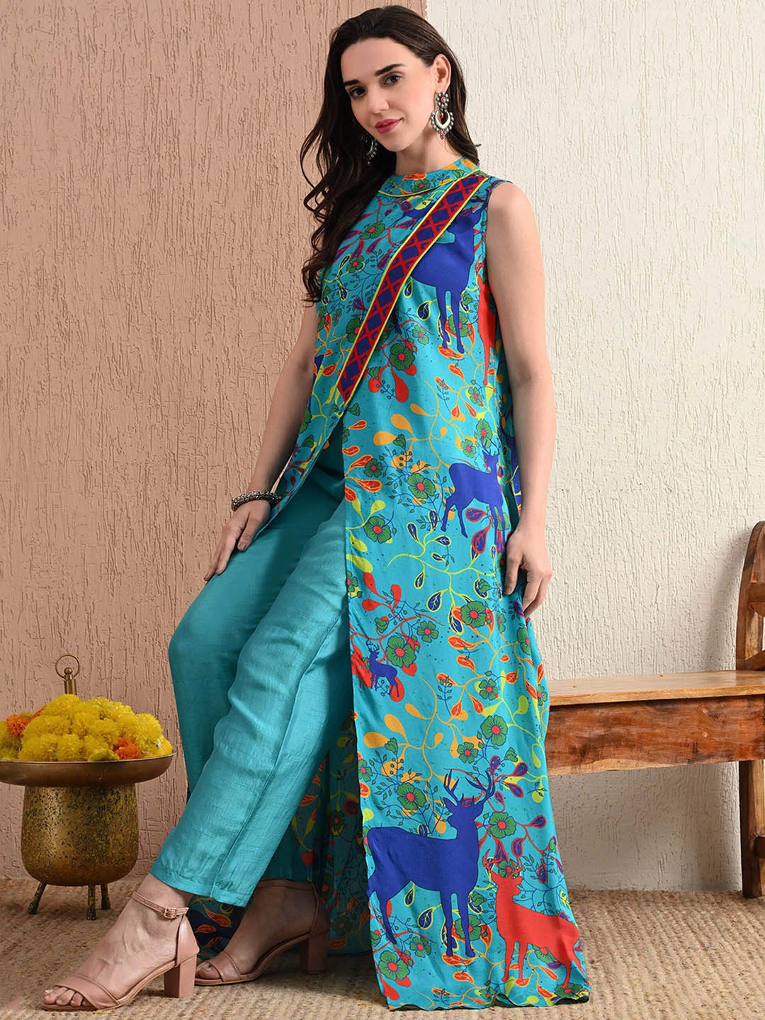

YELLOW PARROT Floral Printed Cotton Blend Sleeveless Kurta With Trousers, Blue