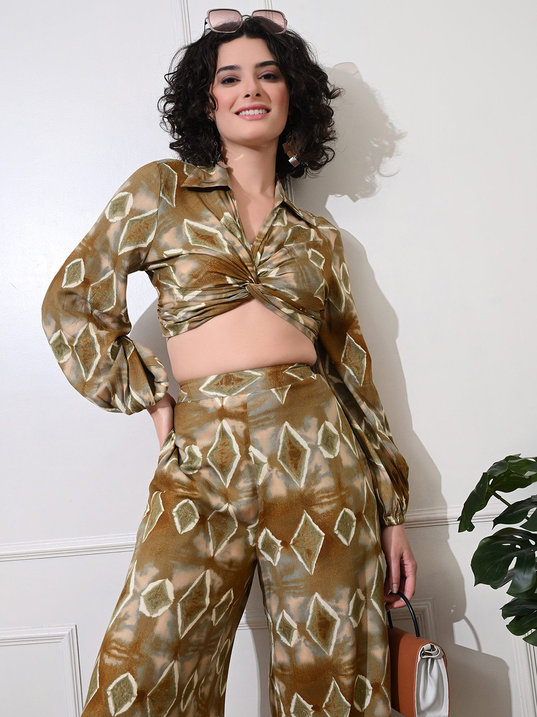 

YELLOW PARROT Geometric Printed Shirt Collar Top With Palazzo, Brown