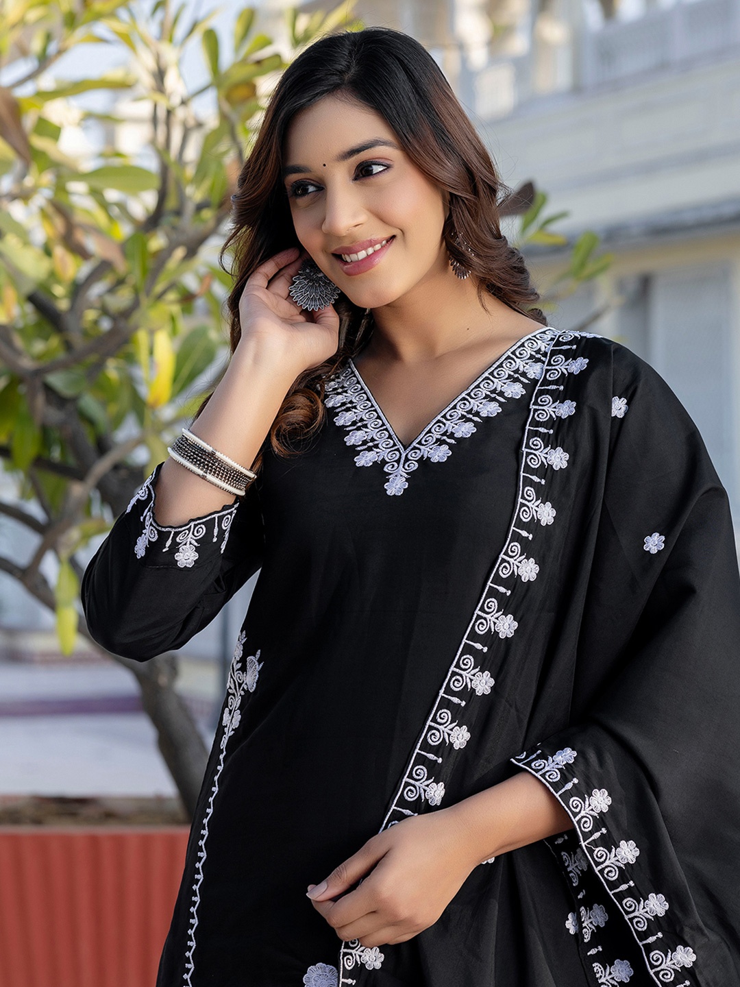 

KALINI V-Neck Floral Embroidered Straight Kurta With Trousers And Dupatta, Black