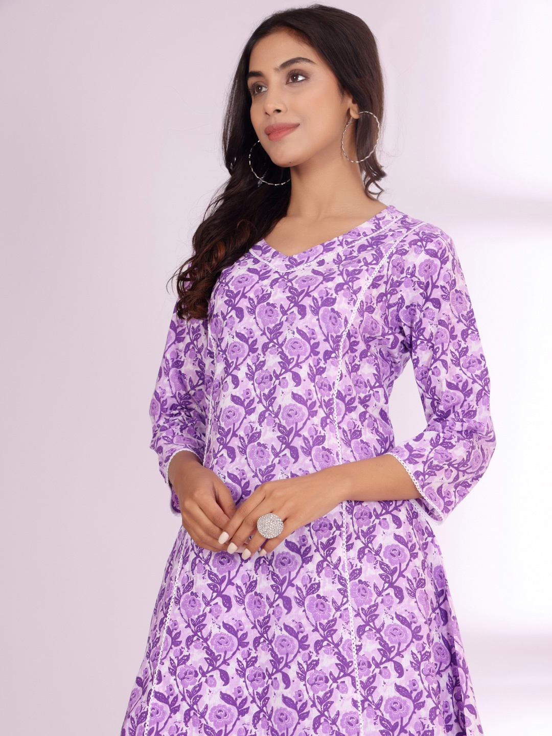

Varanga Lavender Floral Printed V-Neck Thread Work Kurta with Trousers
