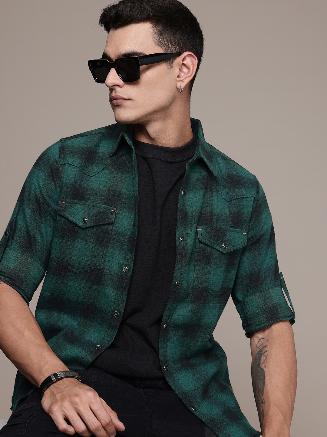 

The Roadster Lifestyle Co. Men Checked Pure Cotton Casual Shirt, Green