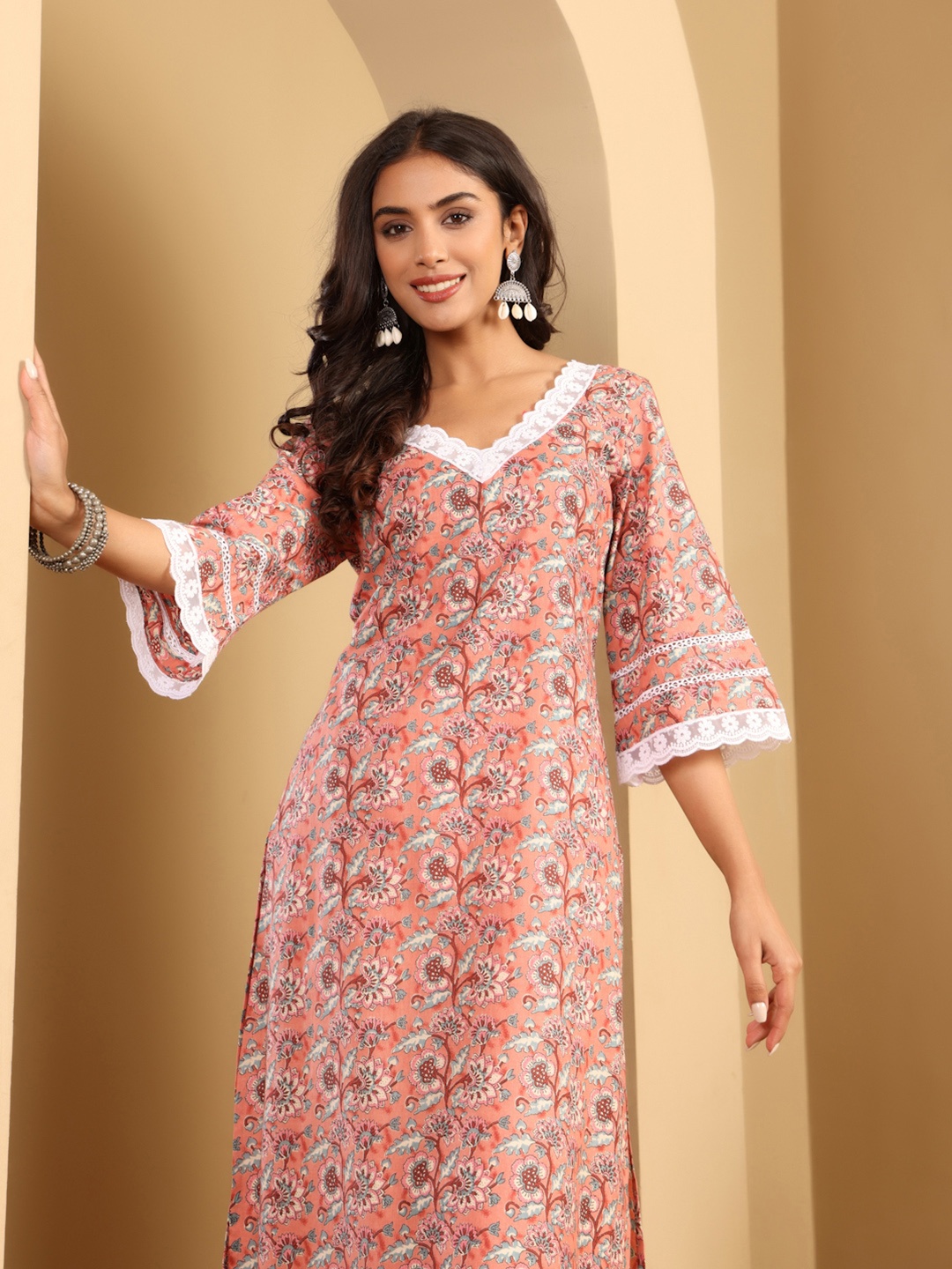 

Varanga Floral Printed V-Neck Pure Cotton Straight Kurta, Peach