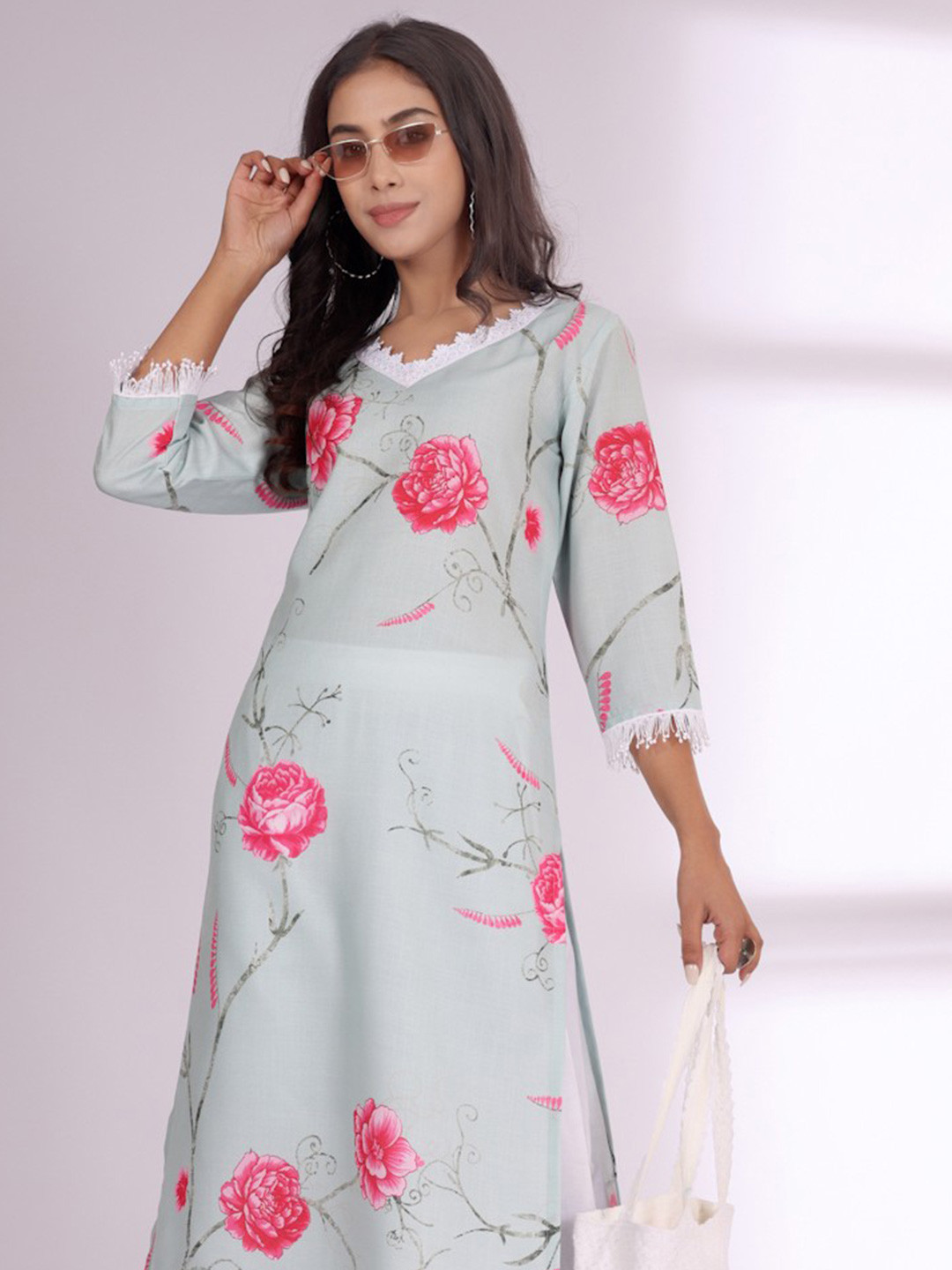 

Varanga Floral Printed V-Neck Pure Cotton Straight Kurta, Blue