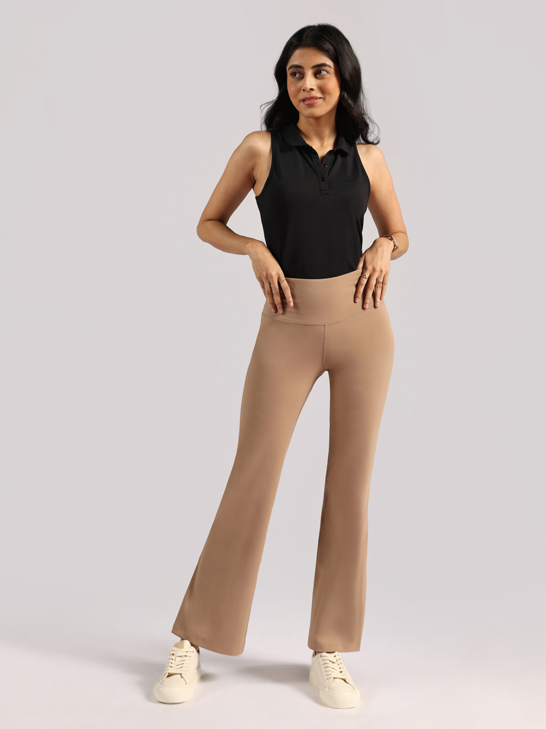 

Blissclub Women Relaxed Bootcut Trousers Flared High-Rise Trousers, Beige