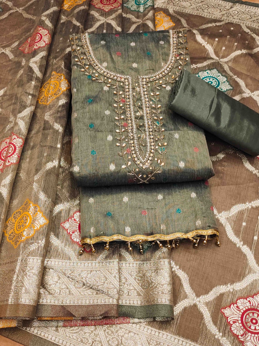 

Blissta Floral Embellished Unstitched Dress Material, Green