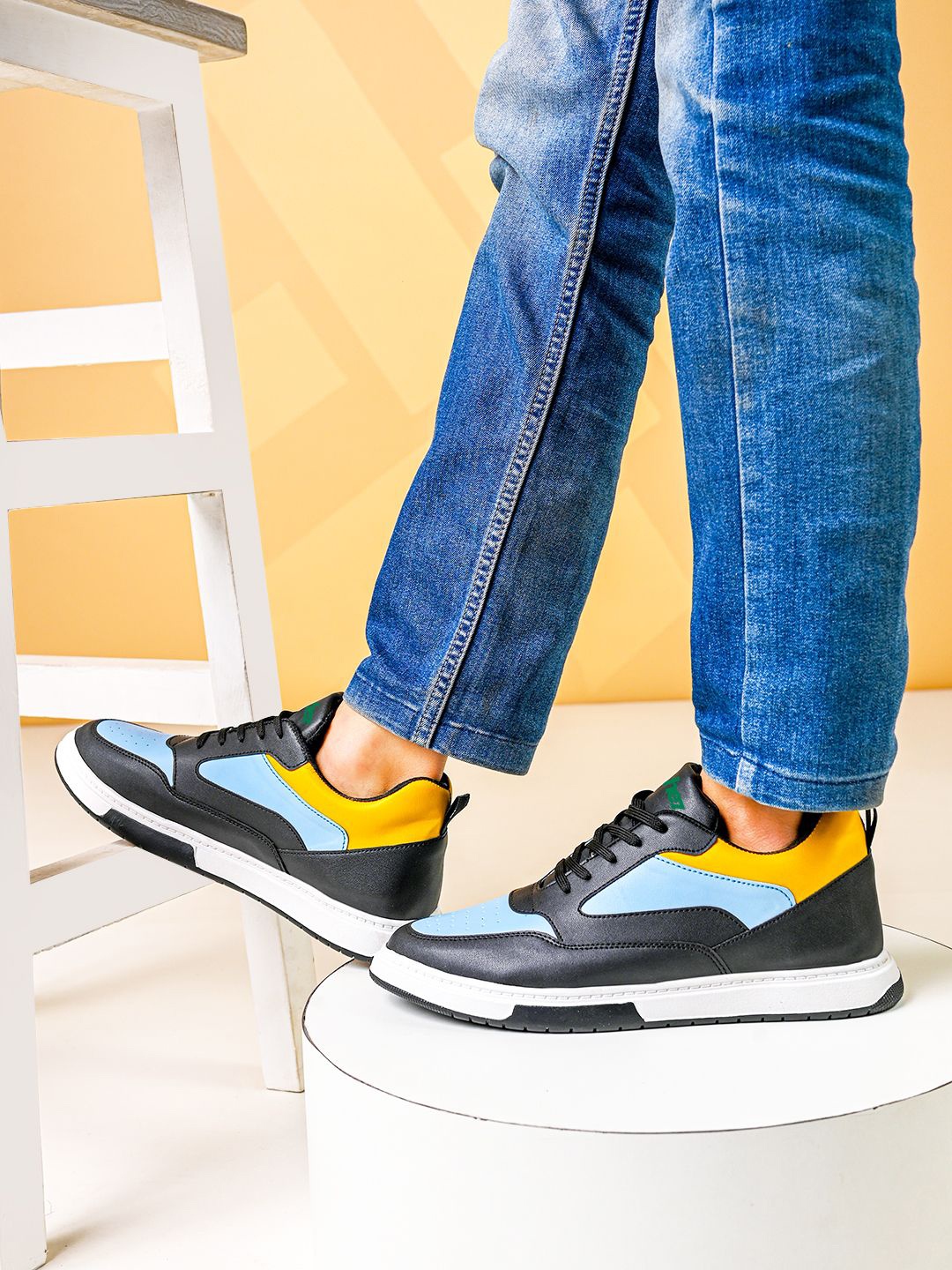 

glitchez Men Colourblocked Sneakers, Multi