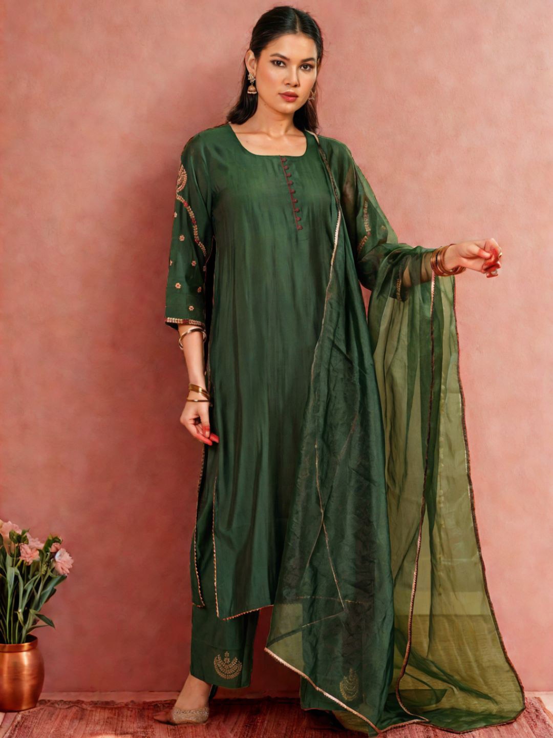 

Sangria Women Ethnic Kurta Set, Green