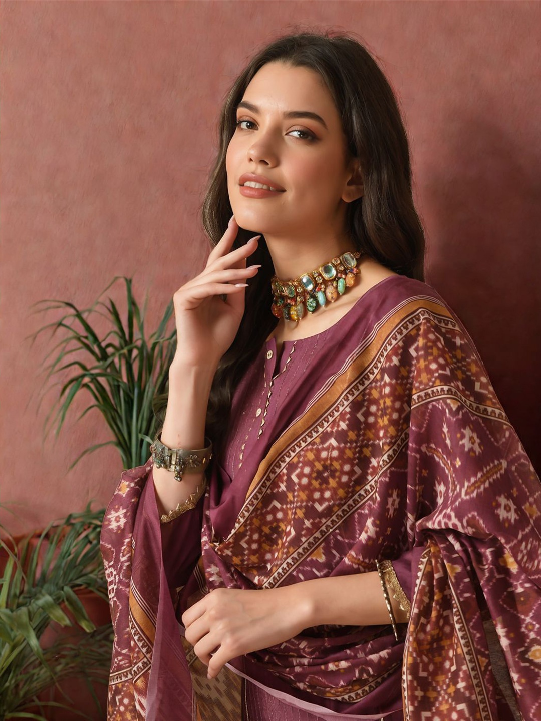 

Sangria Women Ethnic Kurta Set, Burgundy