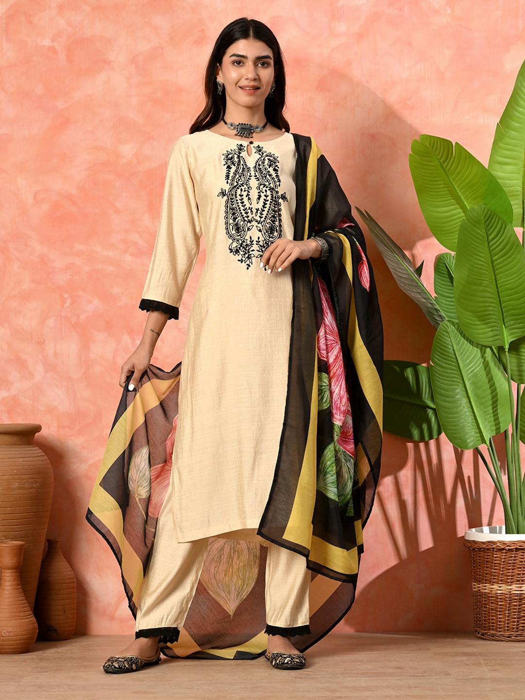 

Sangria Women Ethnic Kurta Set, Beige