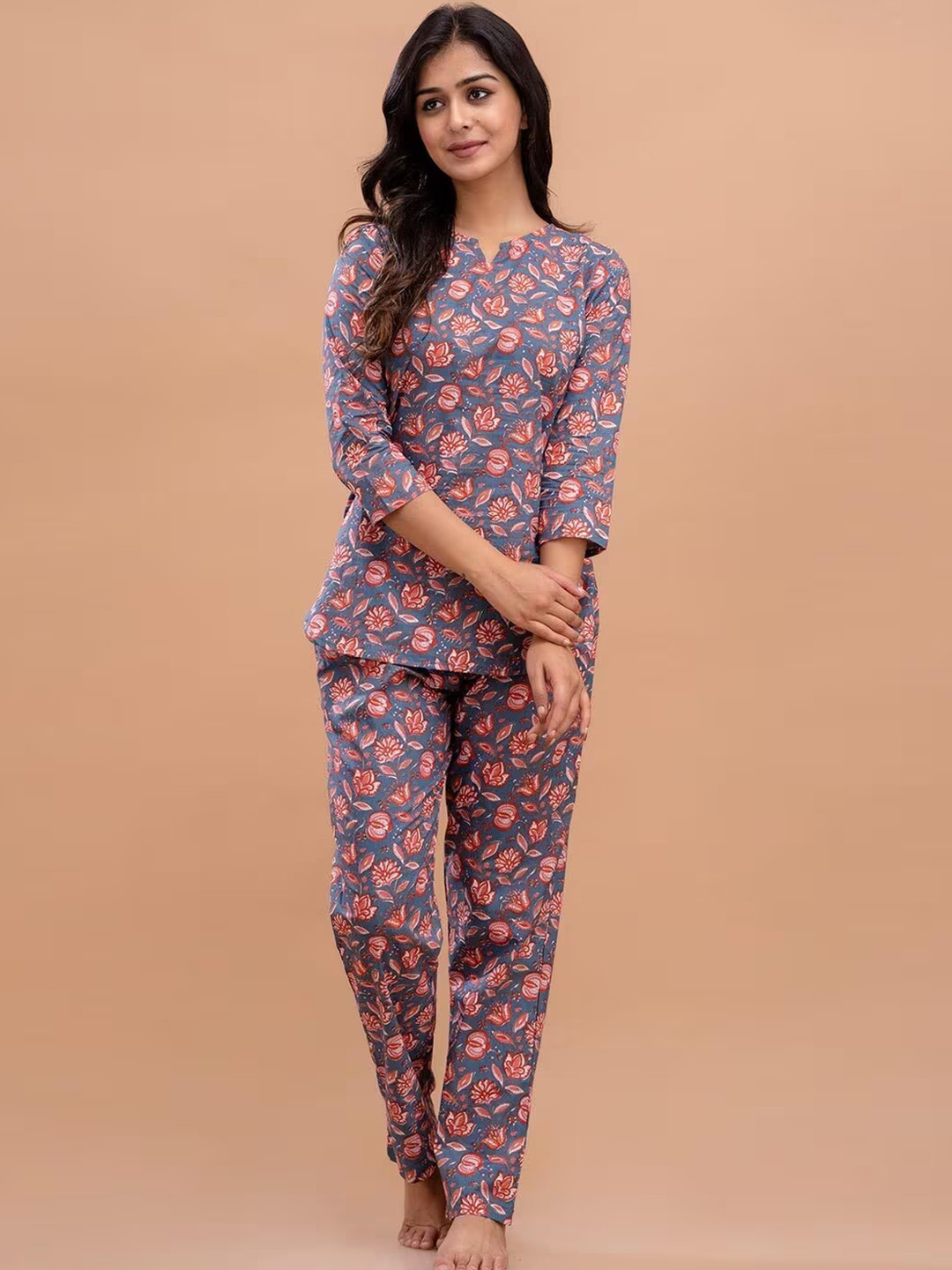 

LIVING ROOTS Women Floral Printed Pure Cotton Elegant & Comfortable Night Suit, Purple