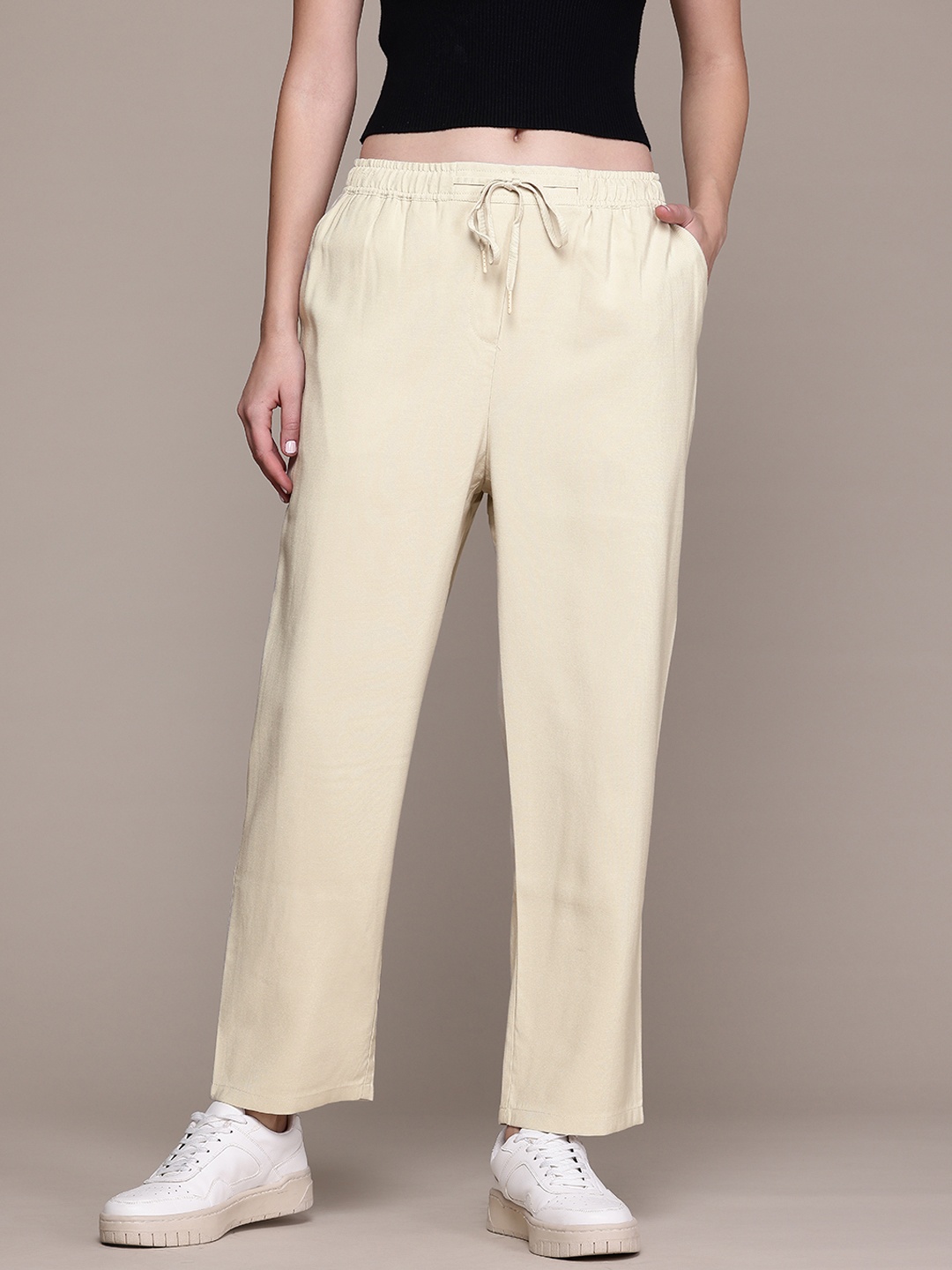 

MANGO Women Solid Pleated Trousers, Beige