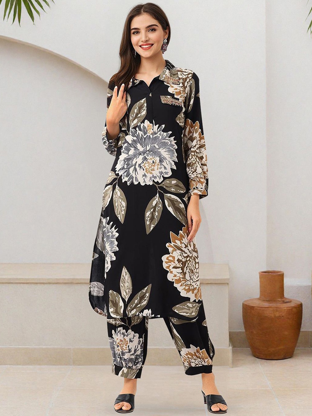 

Ishin Floral Printed Shirt Collar Straight Kurta With Salwar, Black