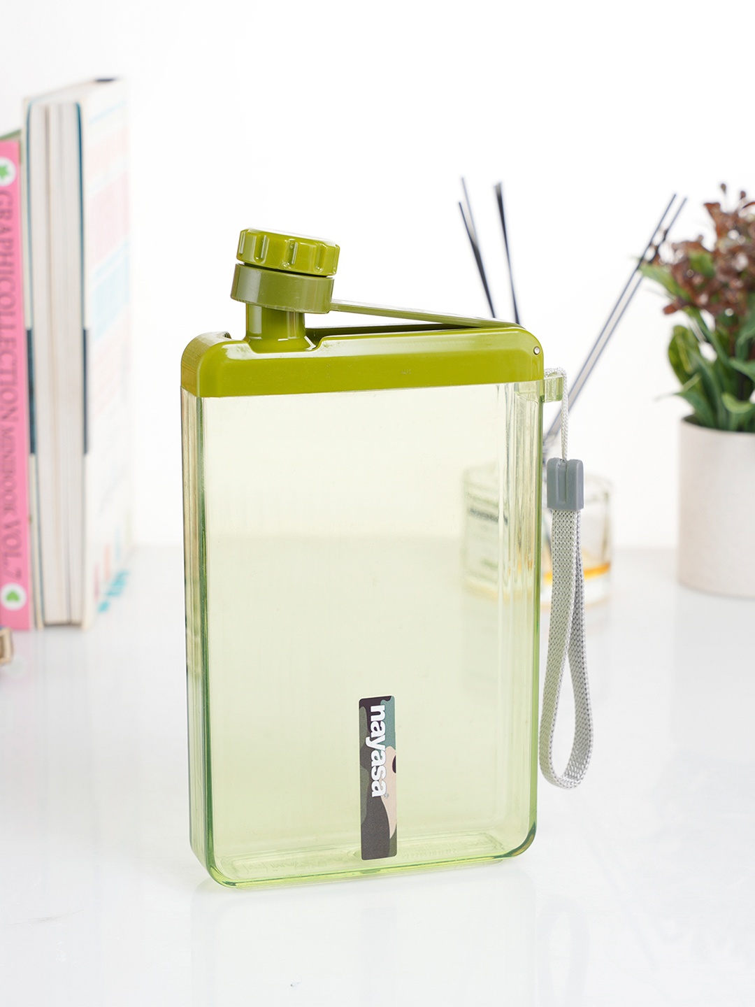 

Nayasa Green Zelda BPA Free and Leakproof Water Bottle- 450 ML, Transparent