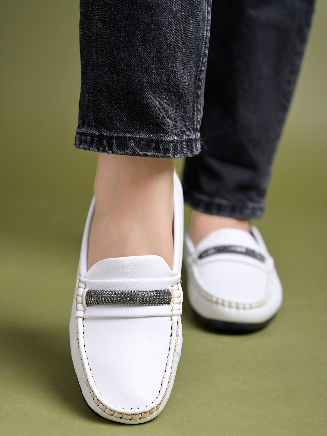 

Shoetopia Girls Lightweight Slip-On Loafers, White