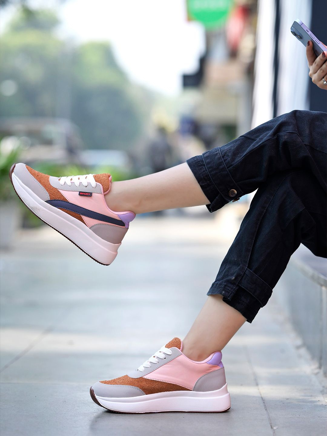 

Shoetopia Girls Colourblocked Sneakers, Pink