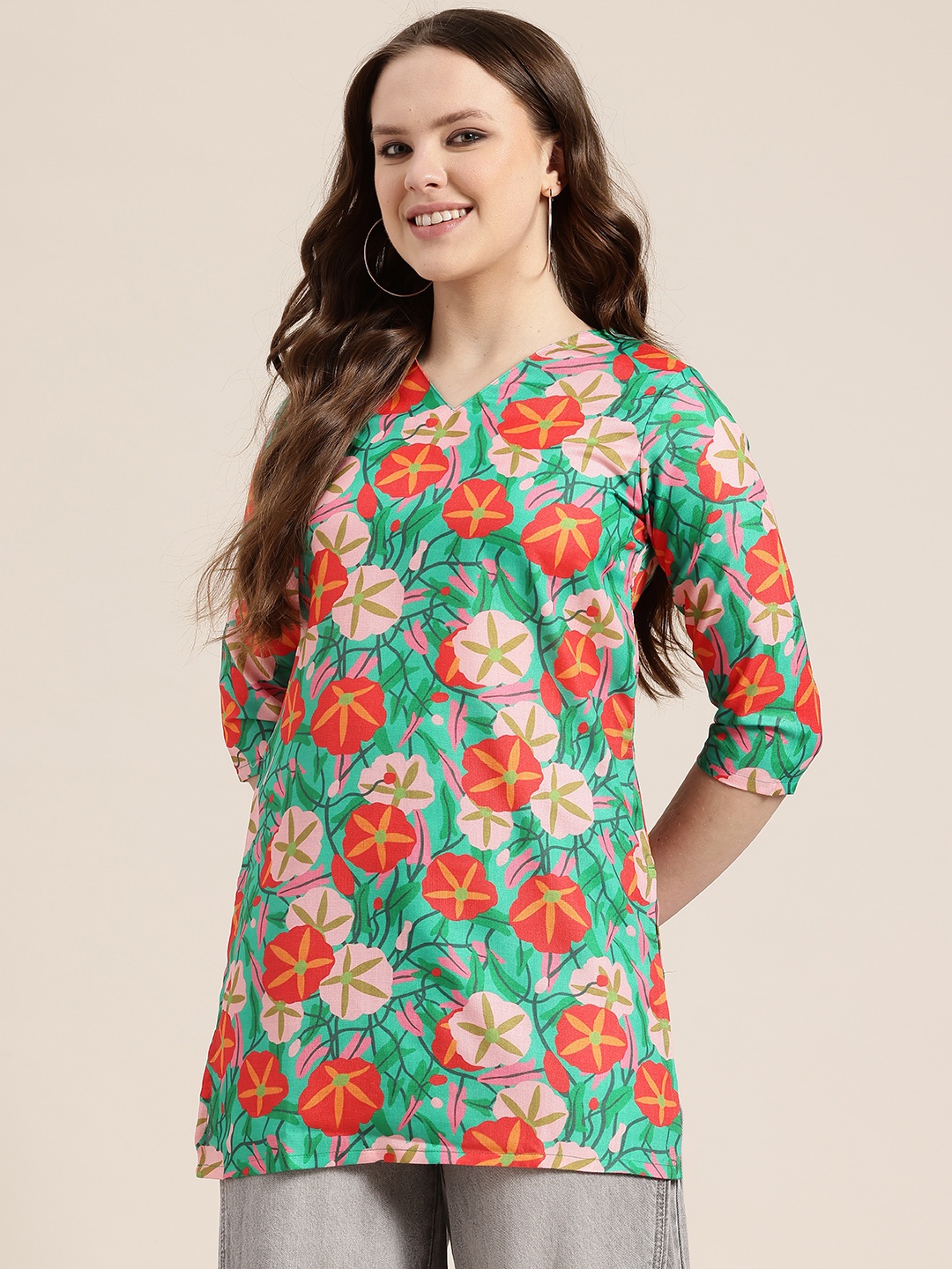 

HERE&NOW Floral Printed V-Neck Kurti, Green