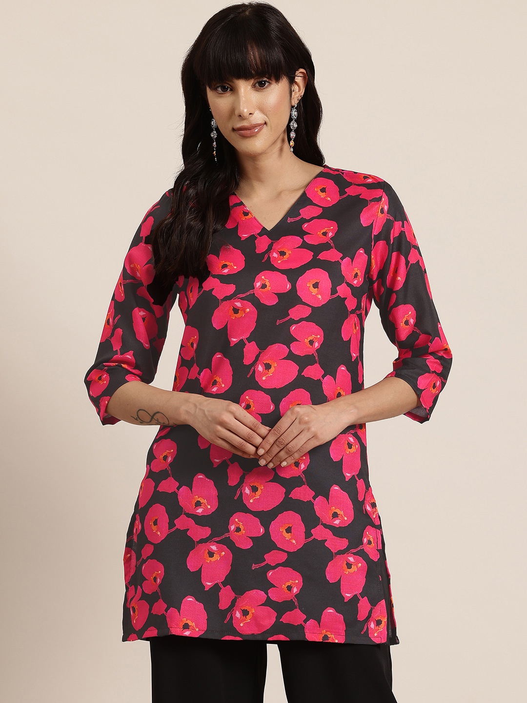 

HERE&NOW Floral Printed V-Neck Kurti, Black