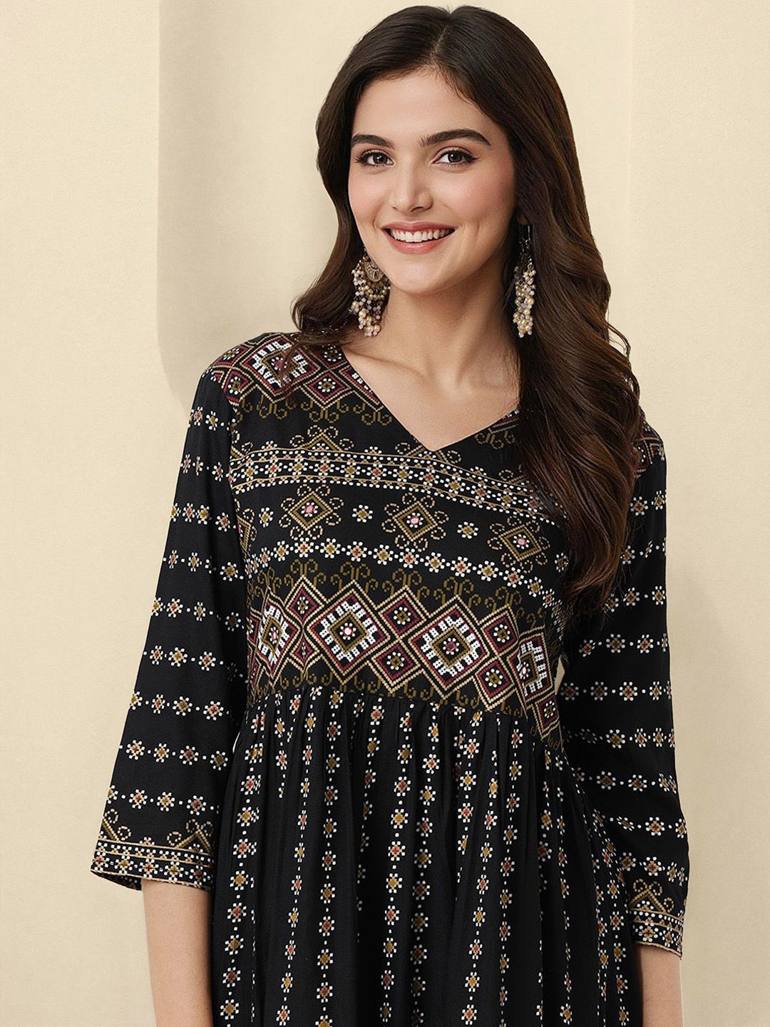 

Ishin Geometric Printed V-Neck A-Line Kurta, Black