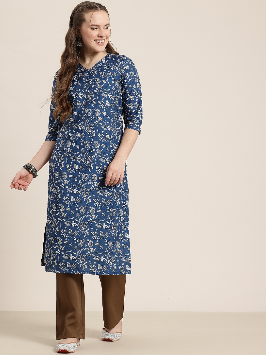 

HERE&NOW Floral Printed V-Neck Kurta, Navy blue